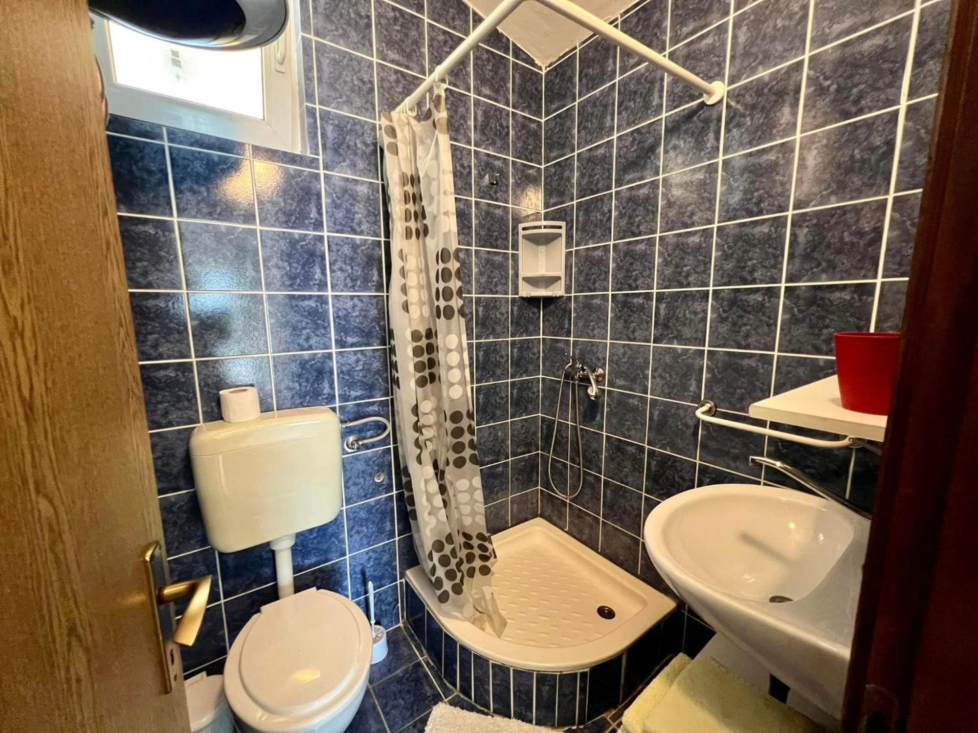 Apartmani Lidija Karin Donji Donji Karin Eksteriør billede