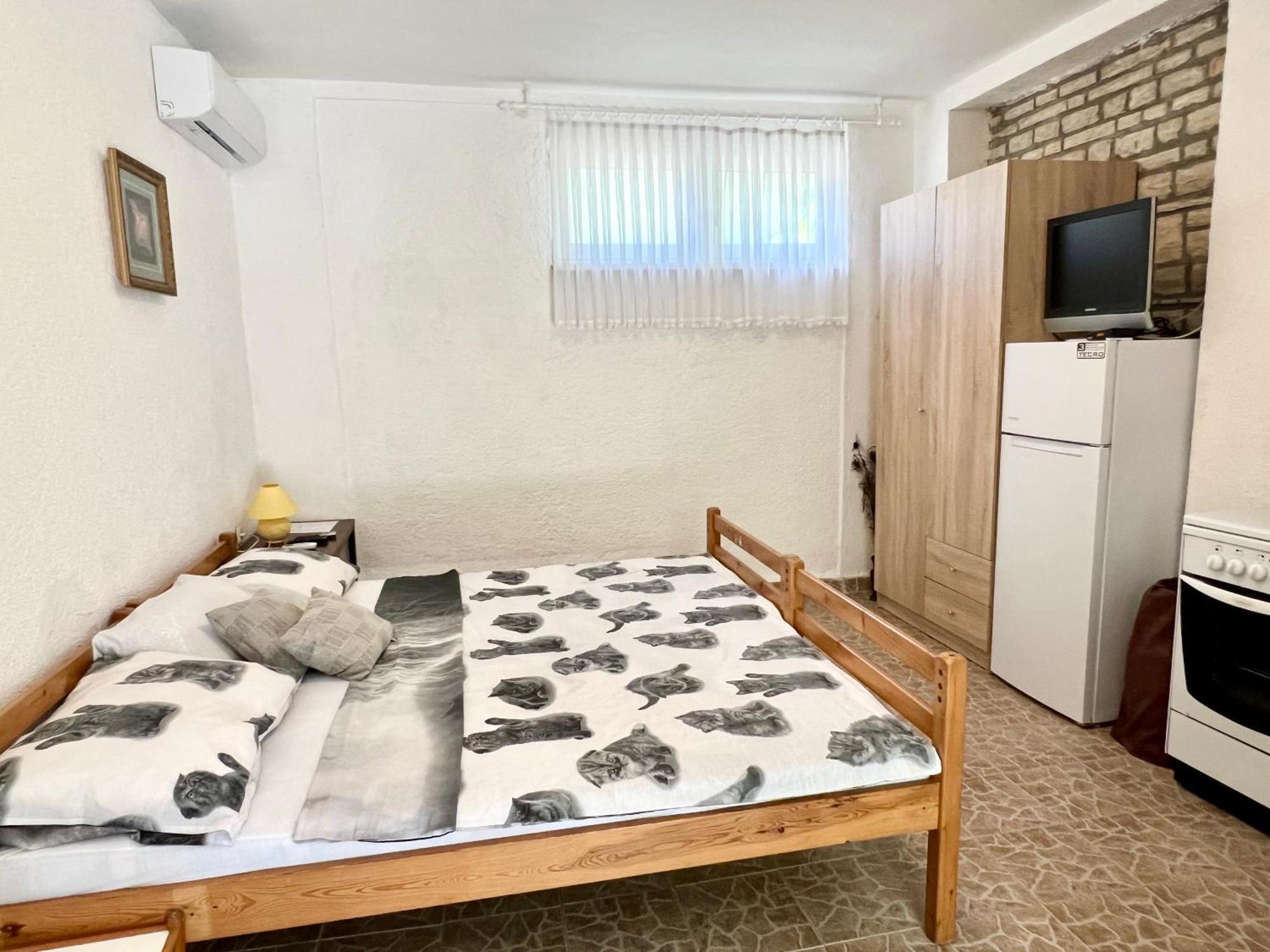 Apartmani Lidija Karin Donji Donji Karin Eksteriør billede