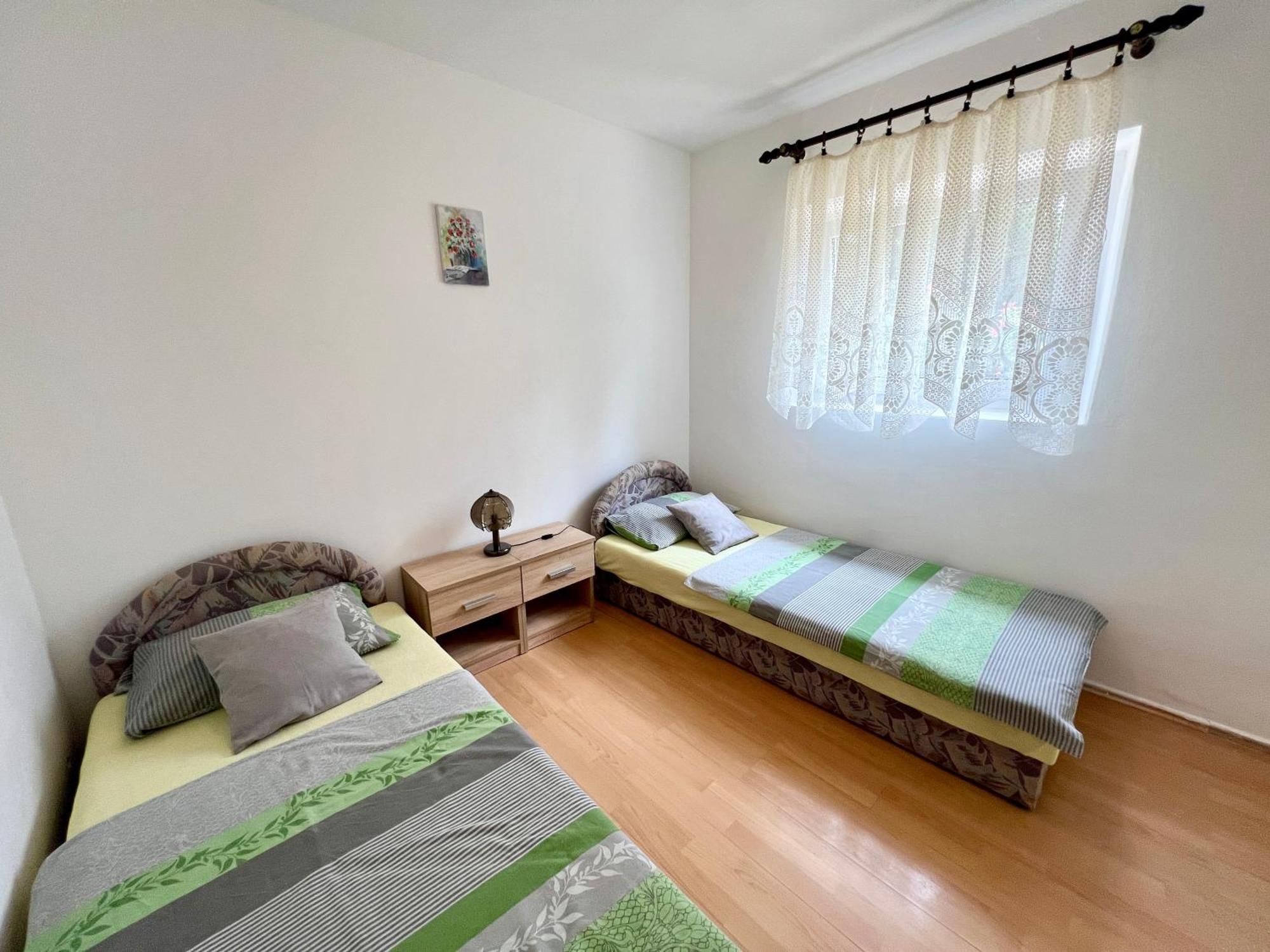 Apartmani Lidija Karin Donji Donji Karin Eksteriør billede