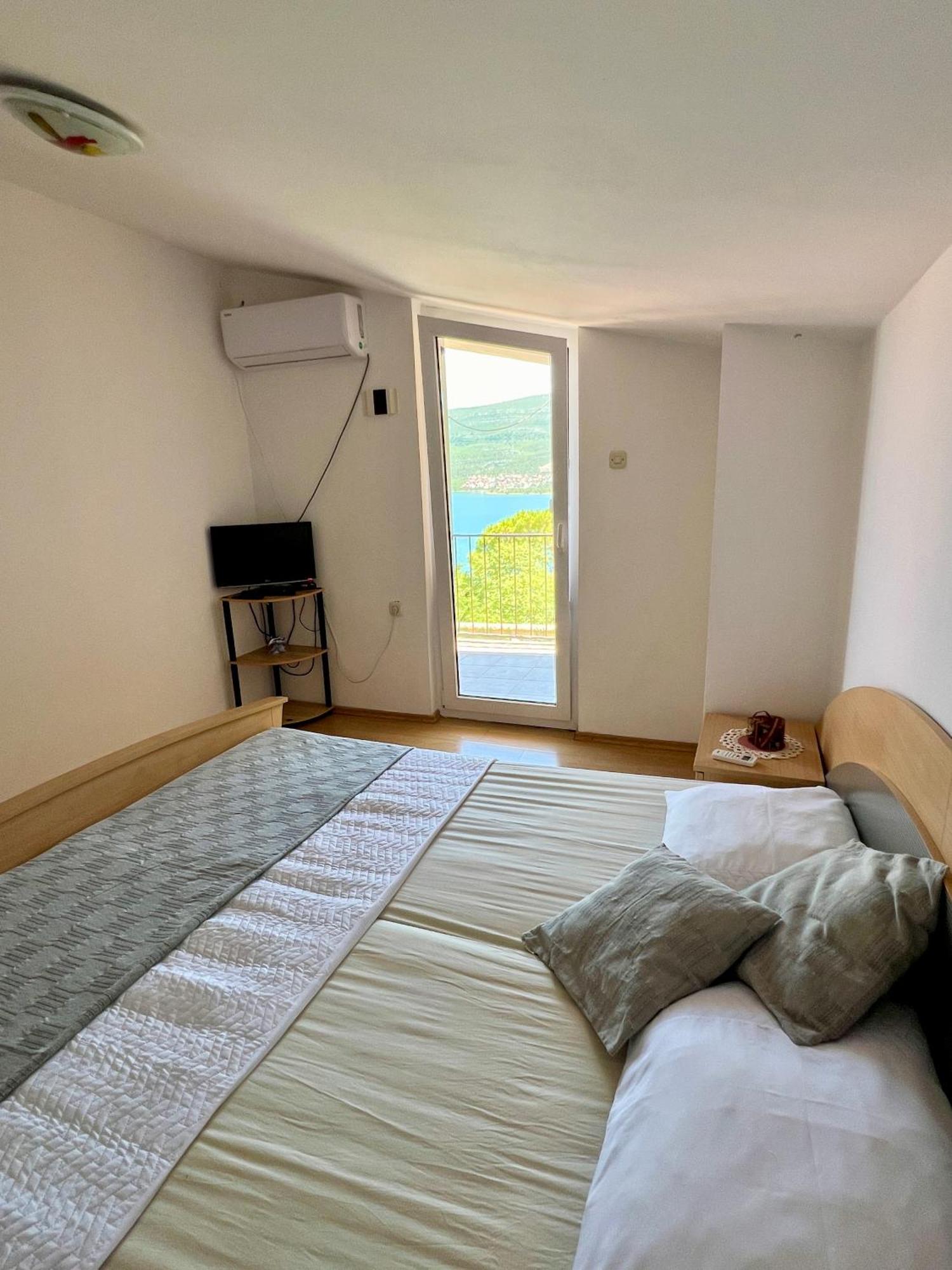 Apartmani Lidija Karin Donji Donji Karin Eksteriør billede